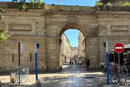 chauffeur taxi a montpellier service visite et tourisme